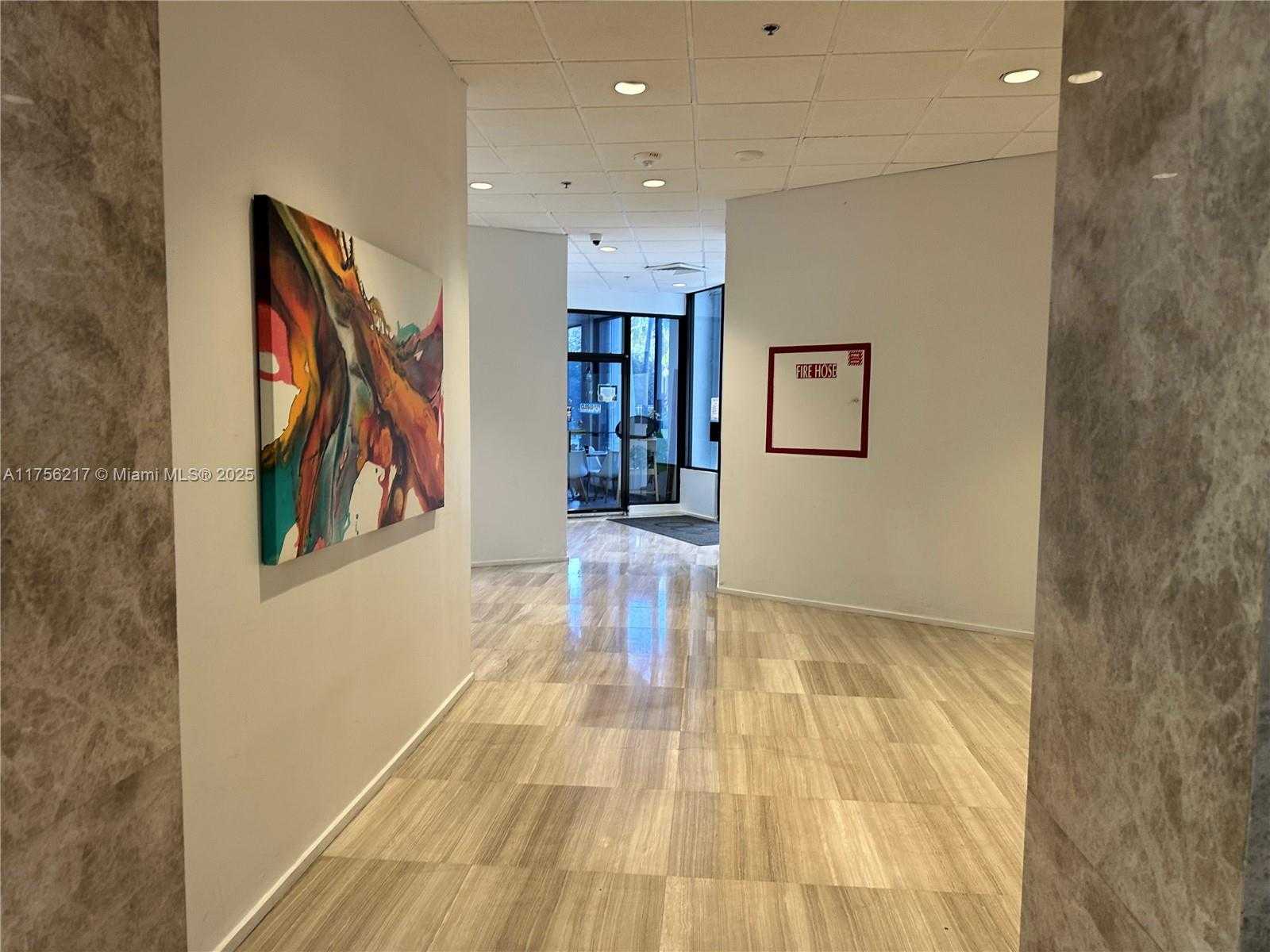 Small Image of 100 BAYVIEW DR #1006, Sunny Isles Beach Number 29