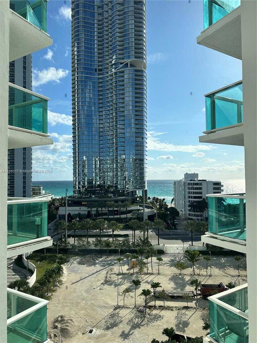 Small Image of 100 BAYVIEW DR #1006, Sunny Isles Beach Number 6