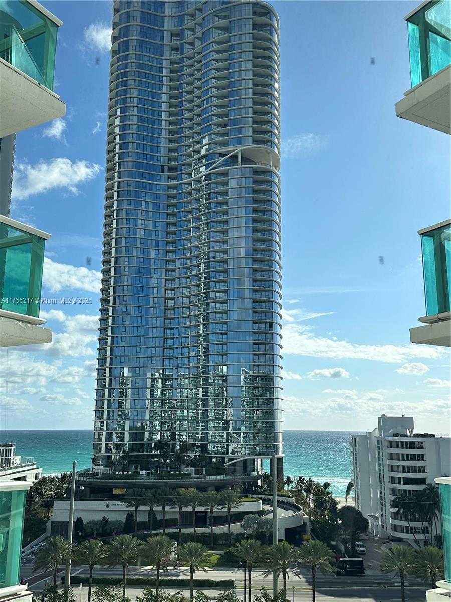 Small Image of 100 BAYVIEW DR #1006, Sunny Isles Beach Number 8