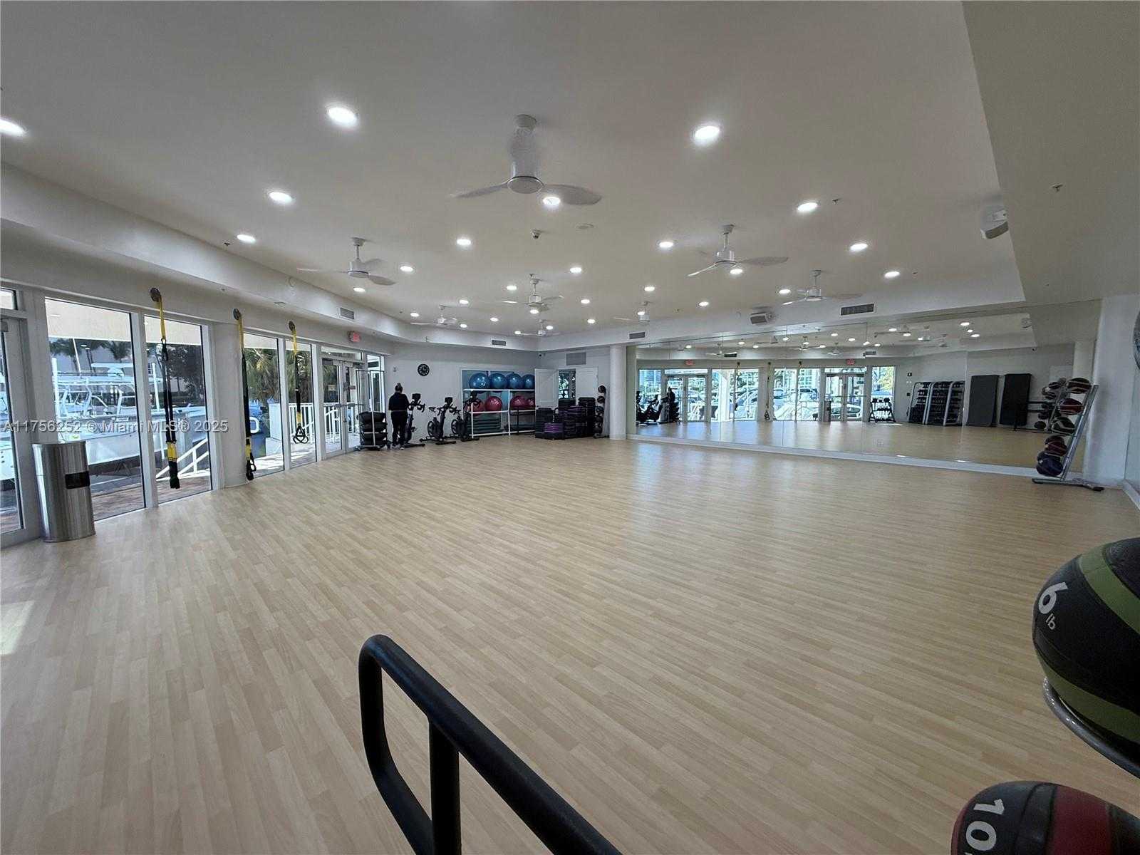 Small Image of 3330 NORTH EAST 190TH ST #1815, Aventura Number 44