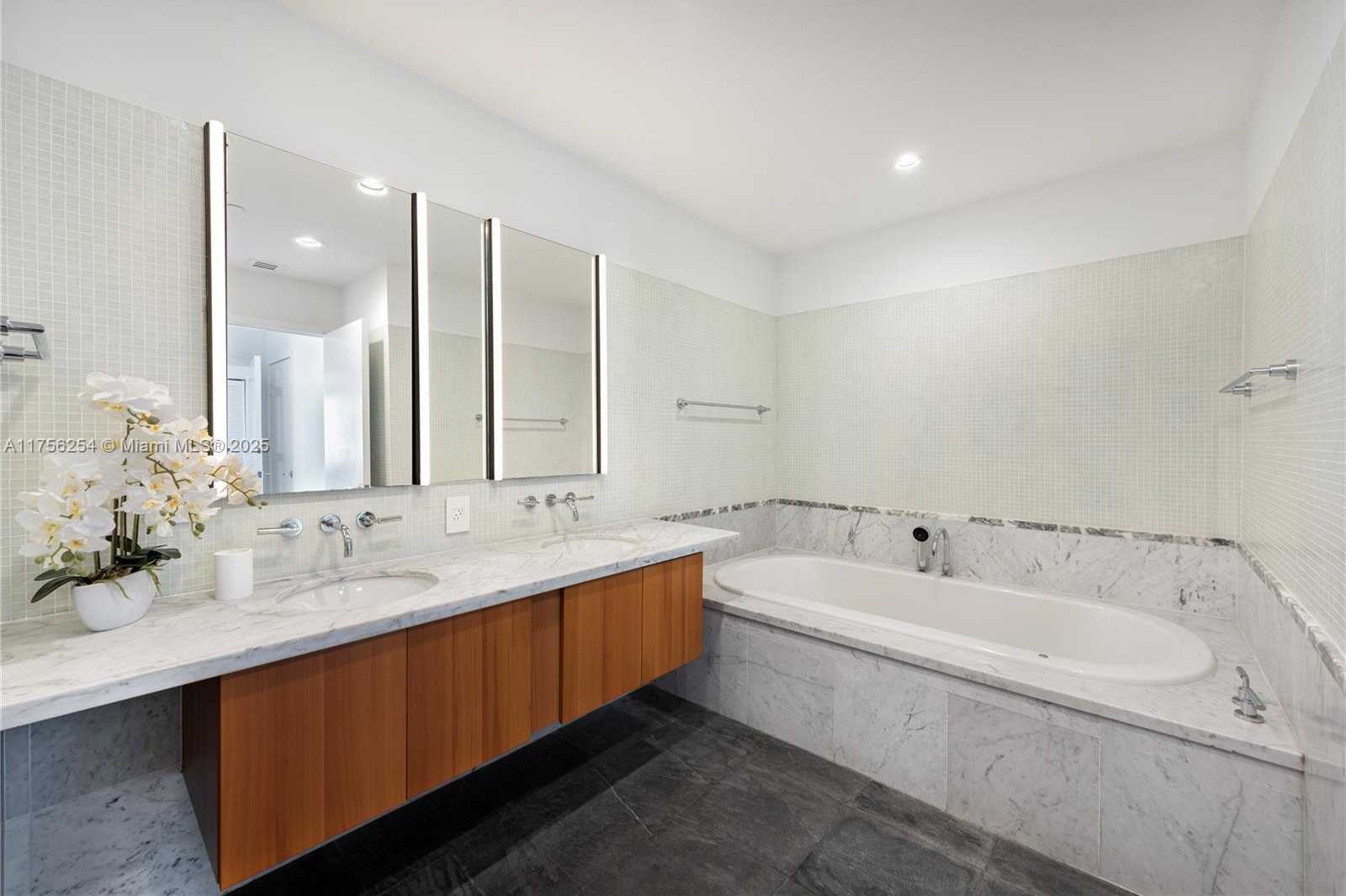 Small Image of 6101 AQUA AVE #703, Miami Beach Number 12