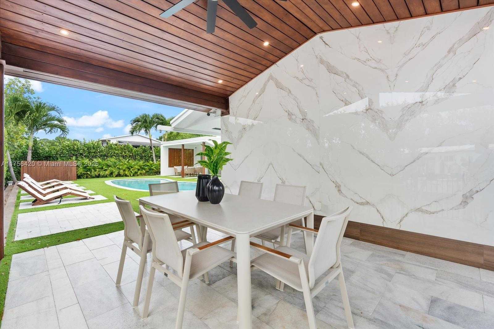 Small Image of 2350 NORTH EAST 193 ST, Miami Number 12