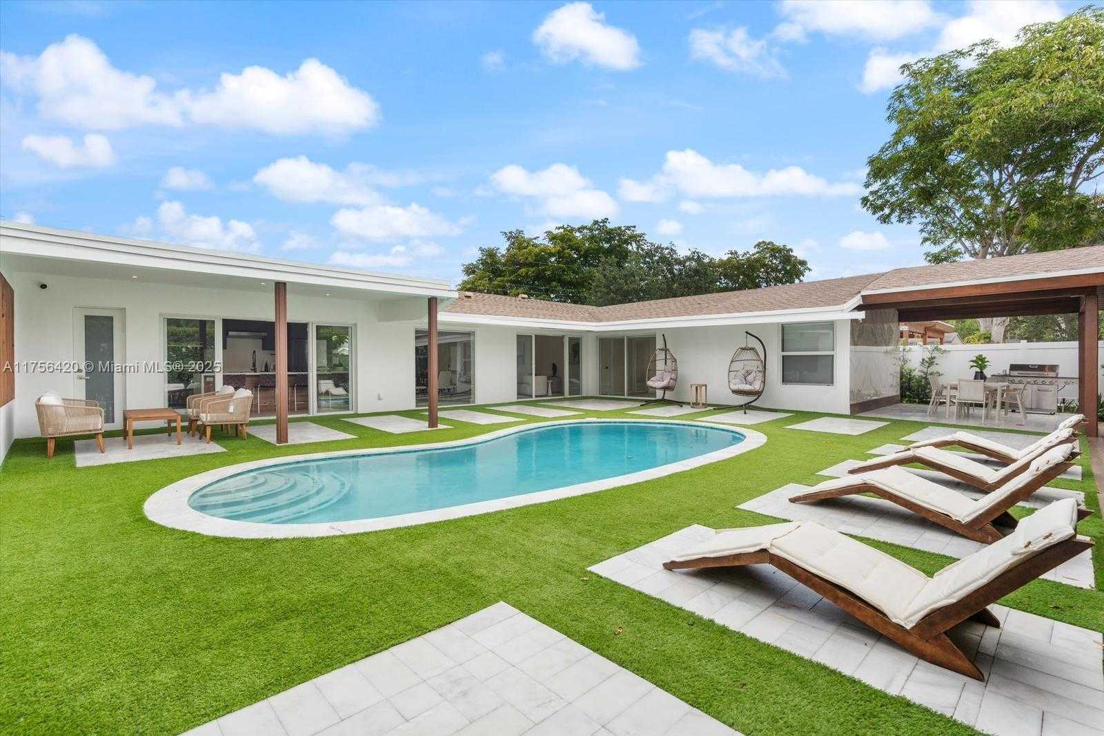 Small Image of 2350 NORTH EAST 193 ST, Miami Number 2