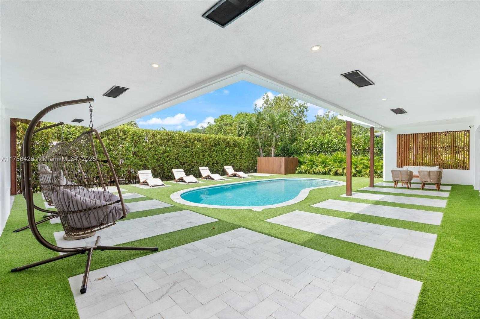 Small Image of 2350 NORTH EAST 193 ST, Miami Number 7