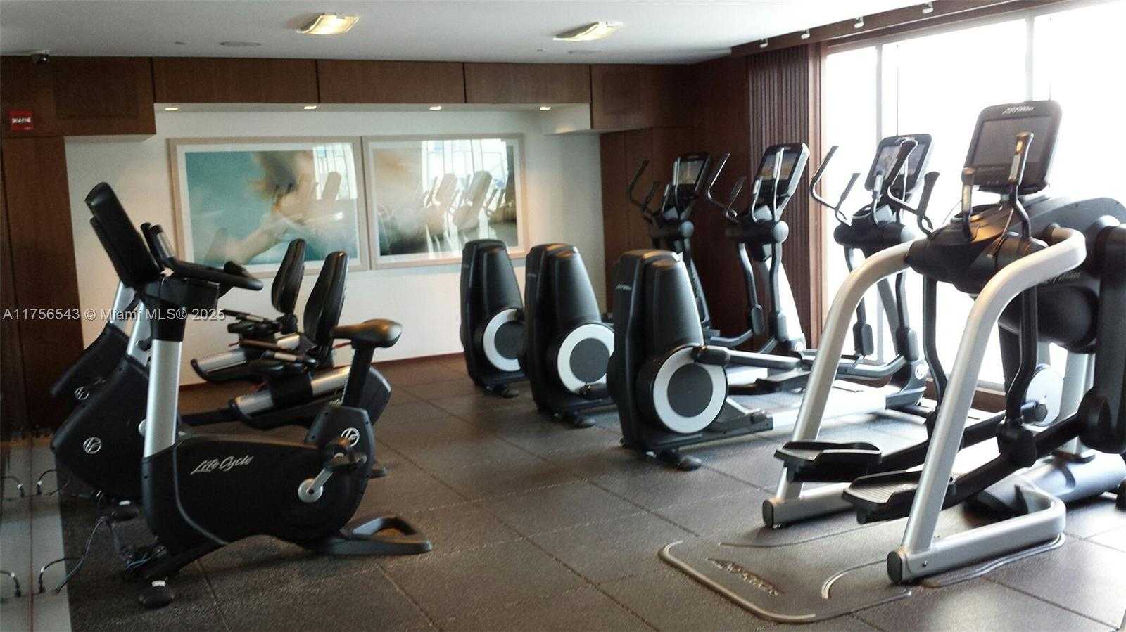 Small Image of 325 BISCAYNE BL #2220, Miami Number 13