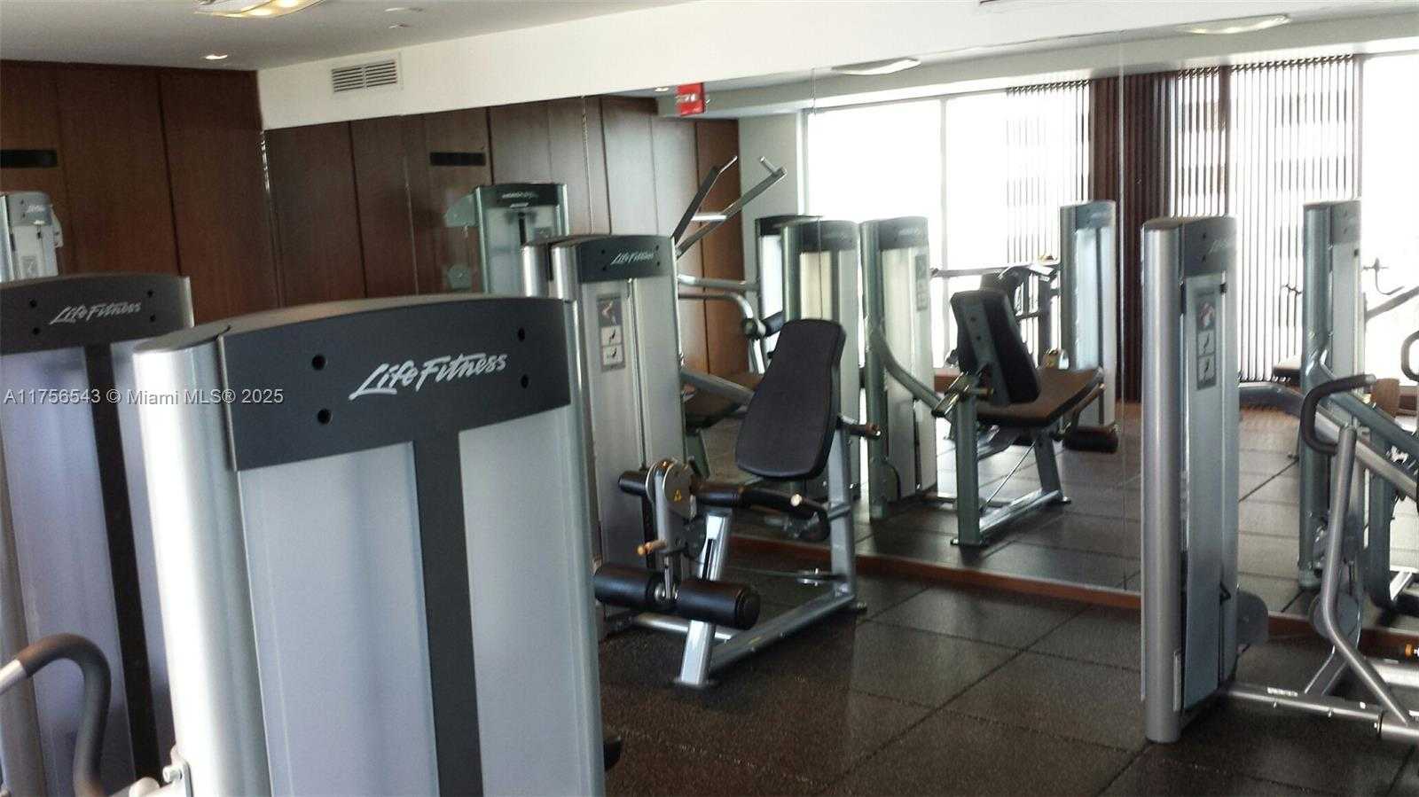 Small Image of 325 BISCAYNE BL #2220, Miami Number 16