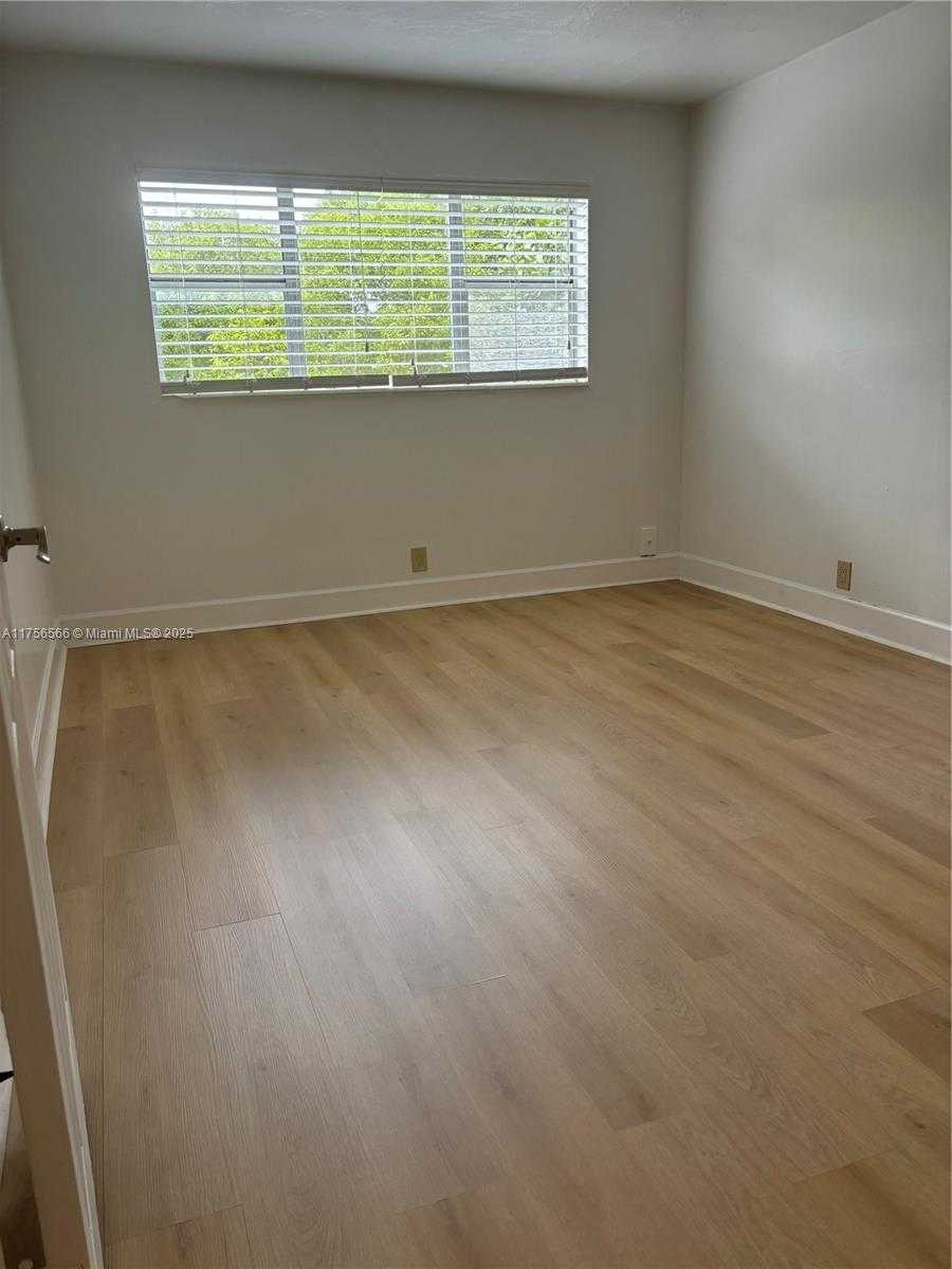 Small Image of 300 LAYNE BLVD #202, Hallandale Beach Number 10