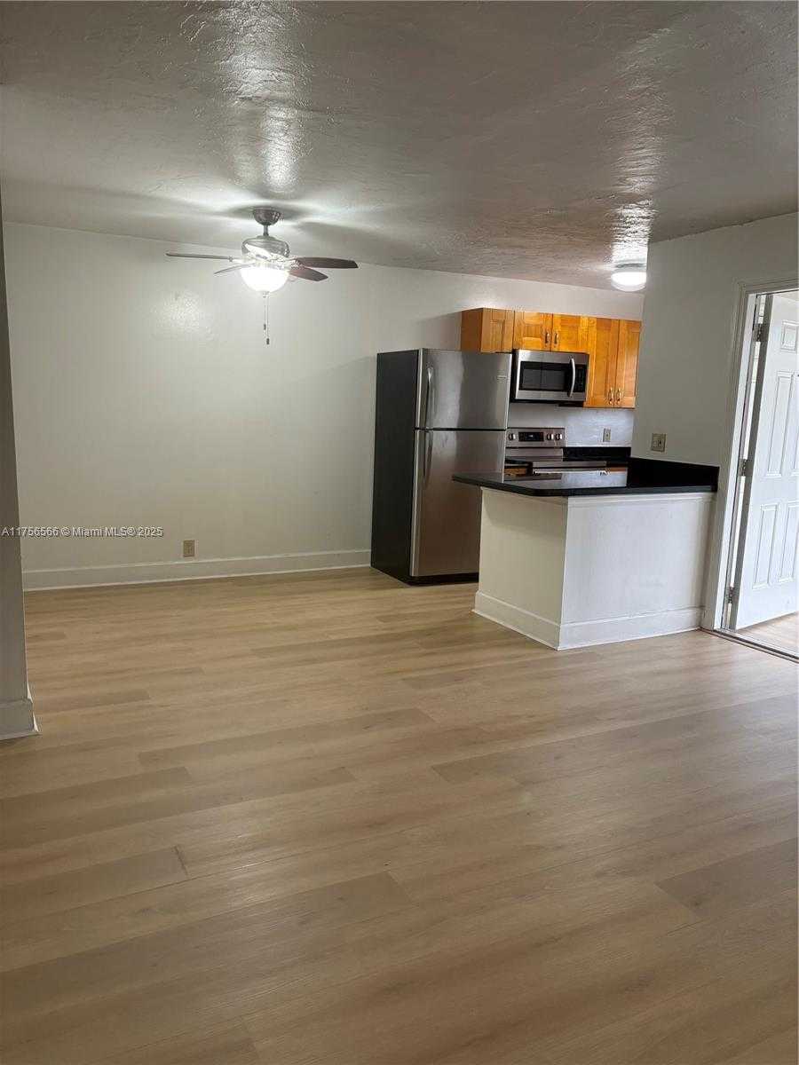 Small Image of 300 LAYNE BLVD #202, Hallandale Beach Number 5