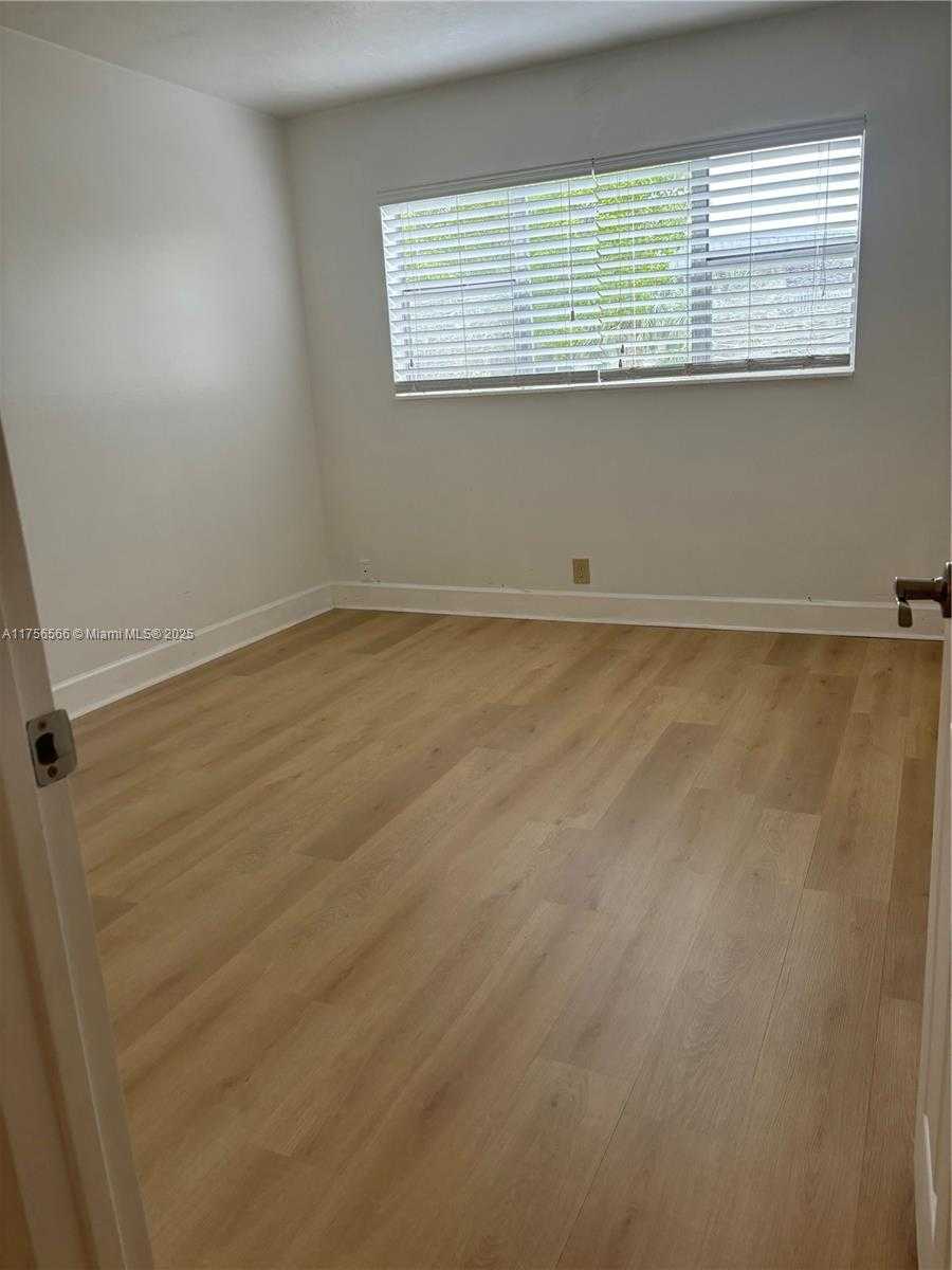 Small Image of 300 LAYNE BLVD #202, Hallandale Beach Number 9