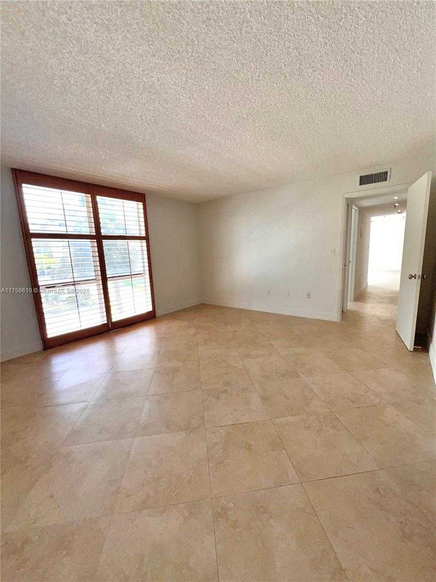 Small Image of 17600 NORTH BAY RD #N304, Sunny Isles Beach Number 5