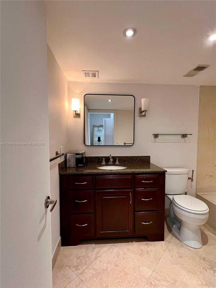 Small Image of 17600 NORTH BAY RD #N304, Sunny Isles Beach Number 7