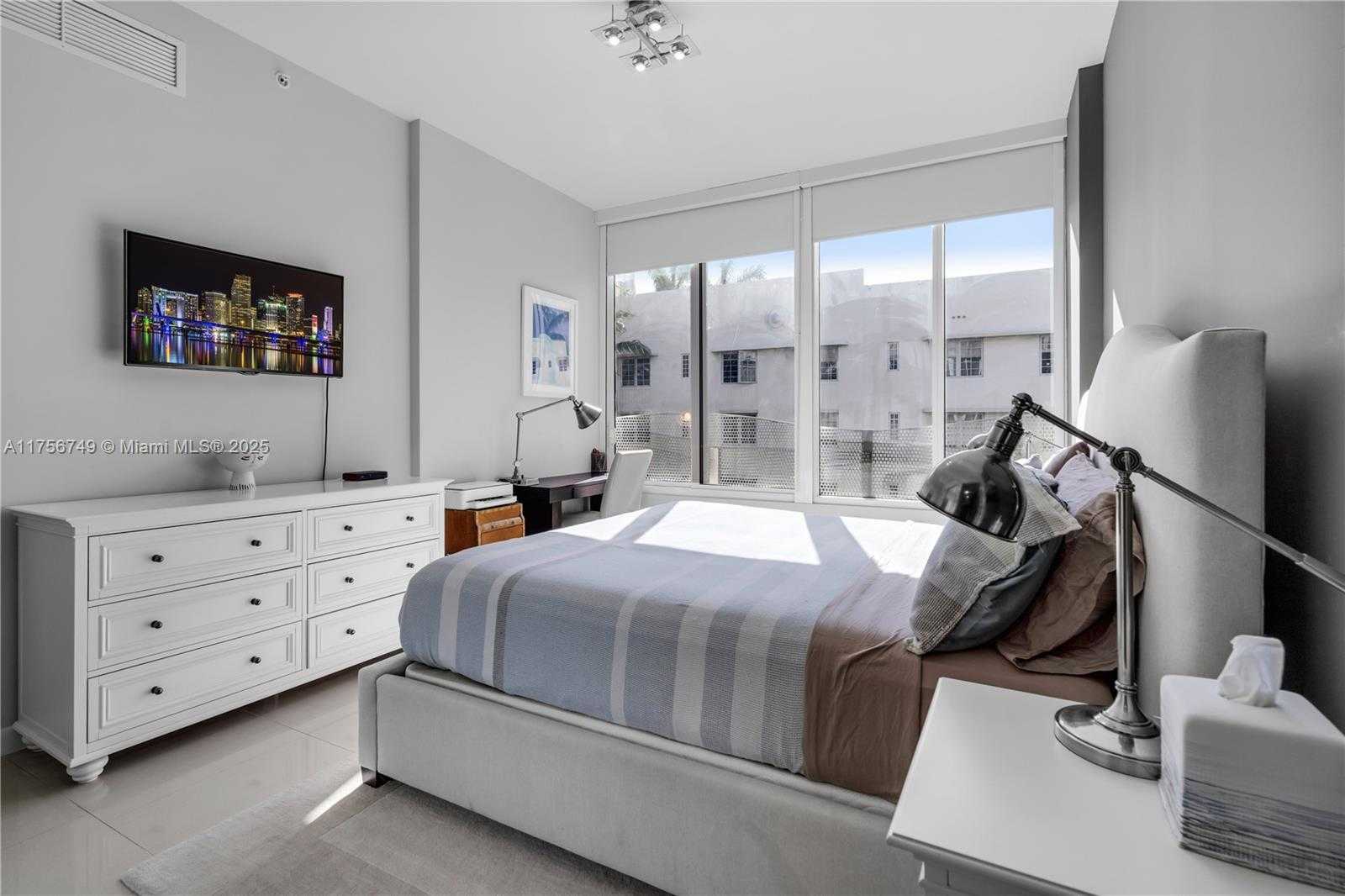 Small Image of 2100 PARK AVE #204, Miami Beach Number 12