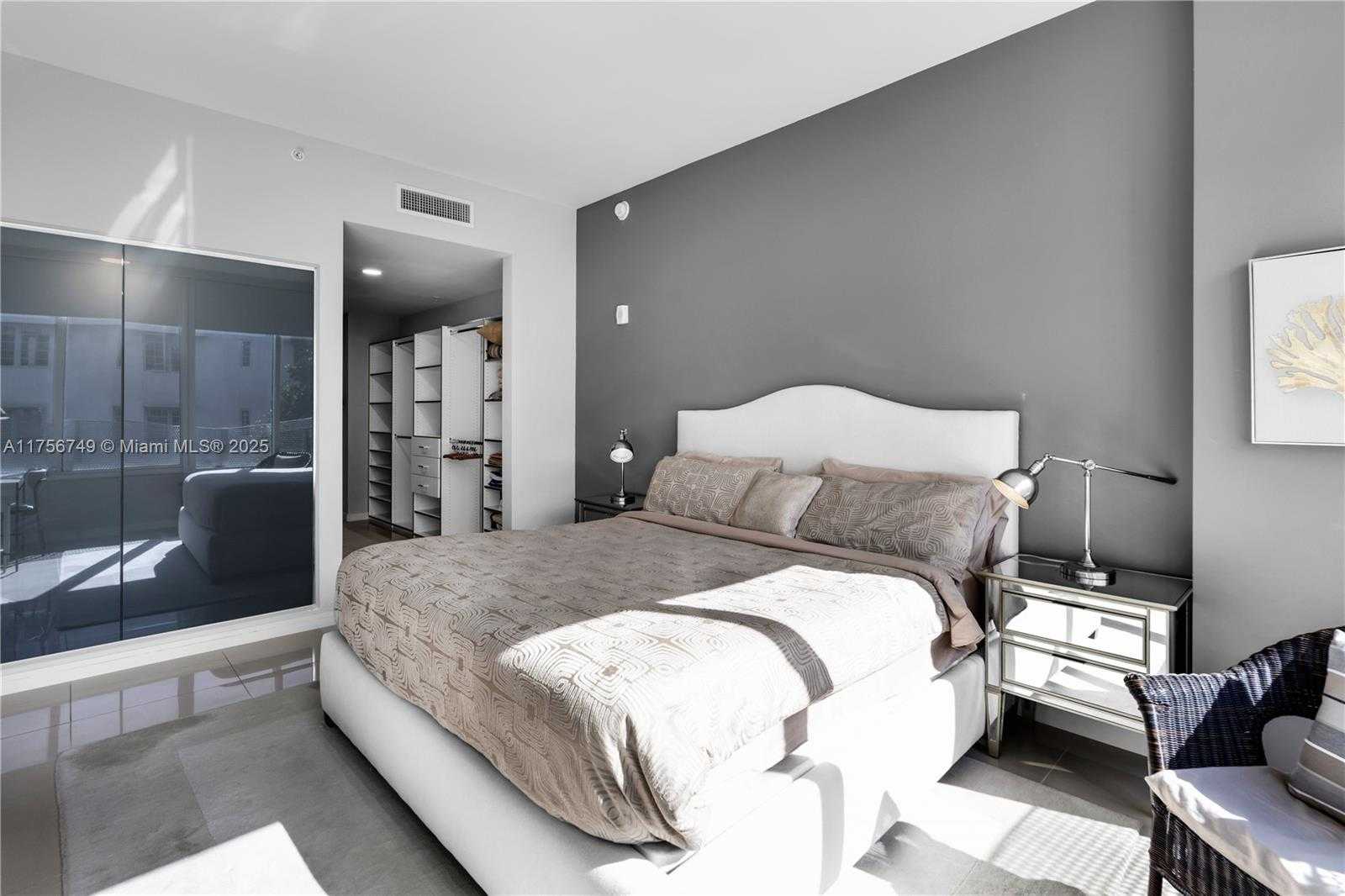 Small Image of 2100 PARK AVE #204, Miami Beach Number 6
