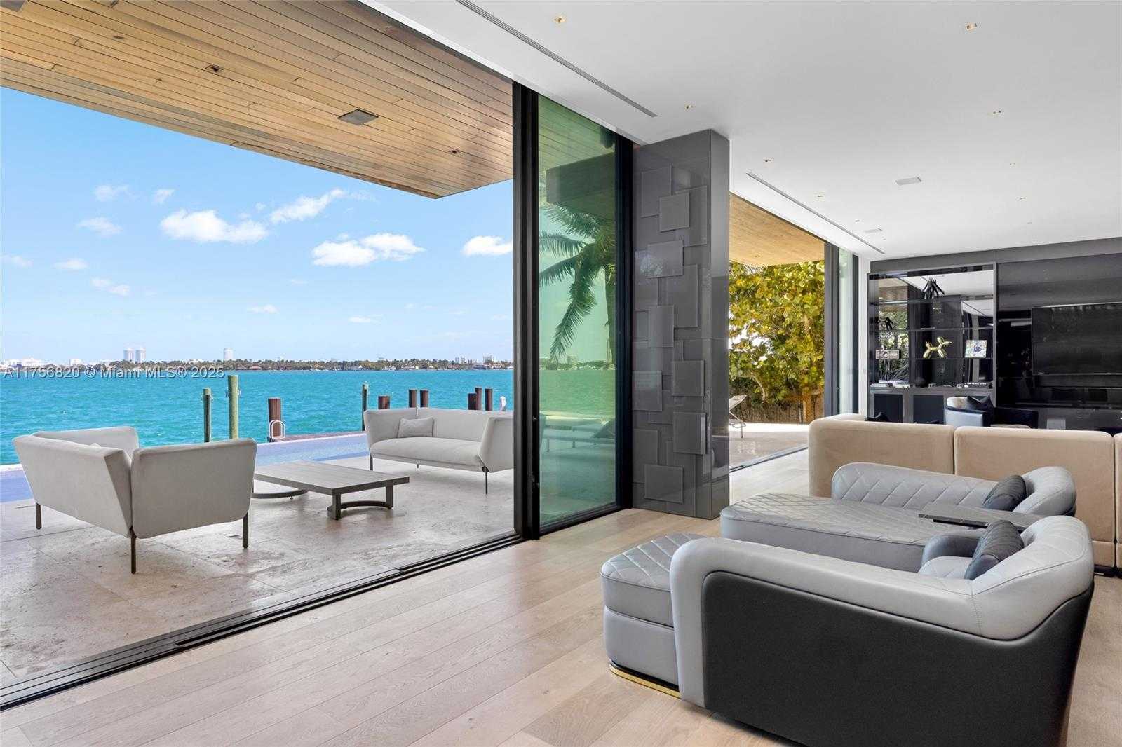 Small Image of 825 EAST DILIDO DR, Miami Beach Number 13