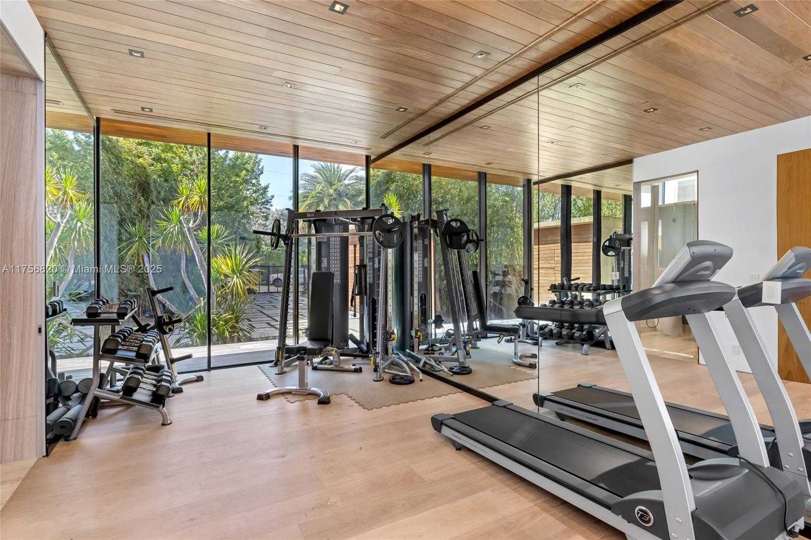 Small Image of 825 EAST DILIDO DR, Miami Beach Number 22