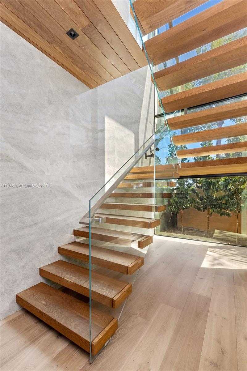 Small Image of 825 EAST DILIDO DR, Miami Beach Number 24