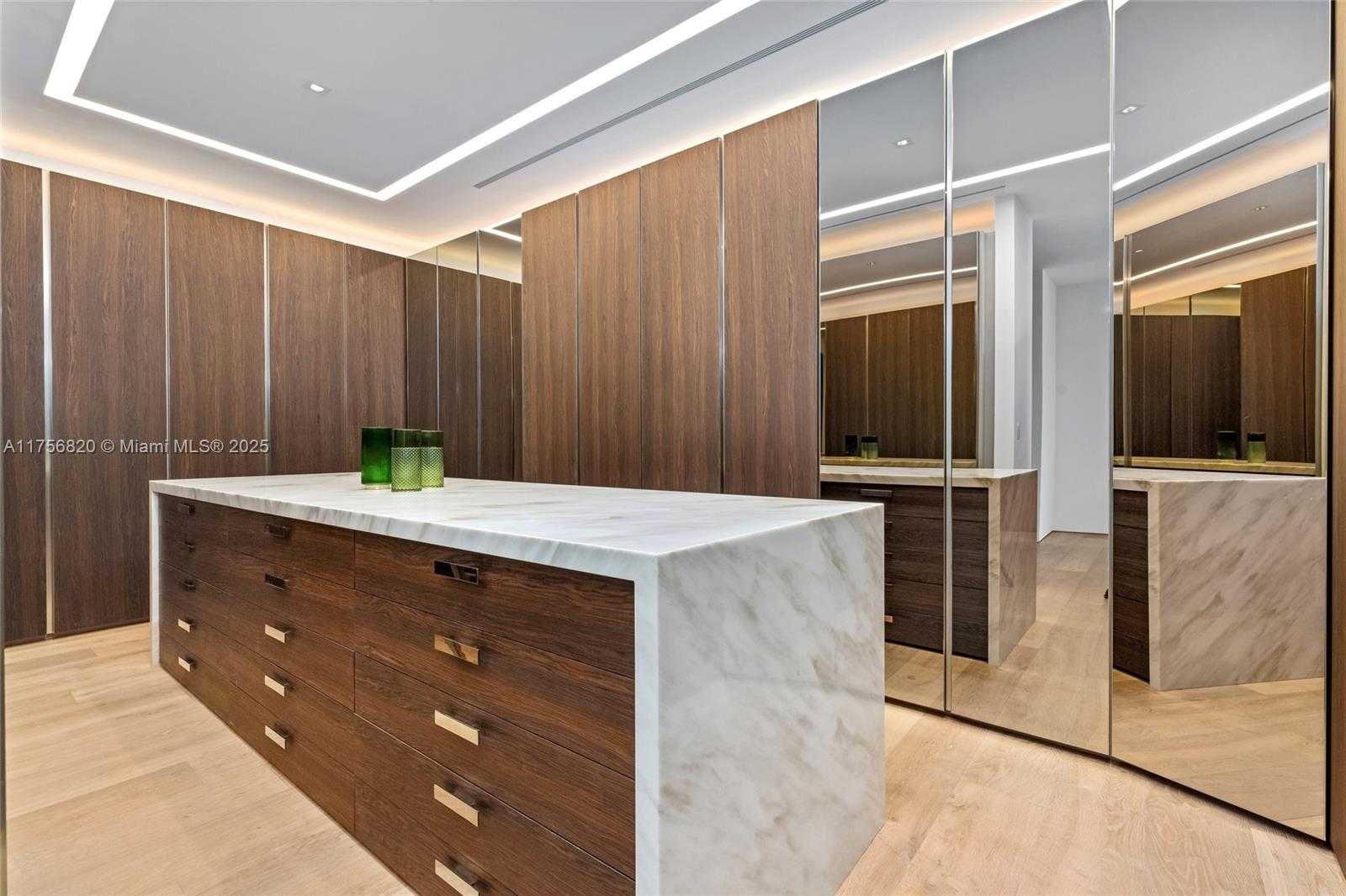 Small Image of 825 EAST DILIDO DR, Miami Beach Number 31