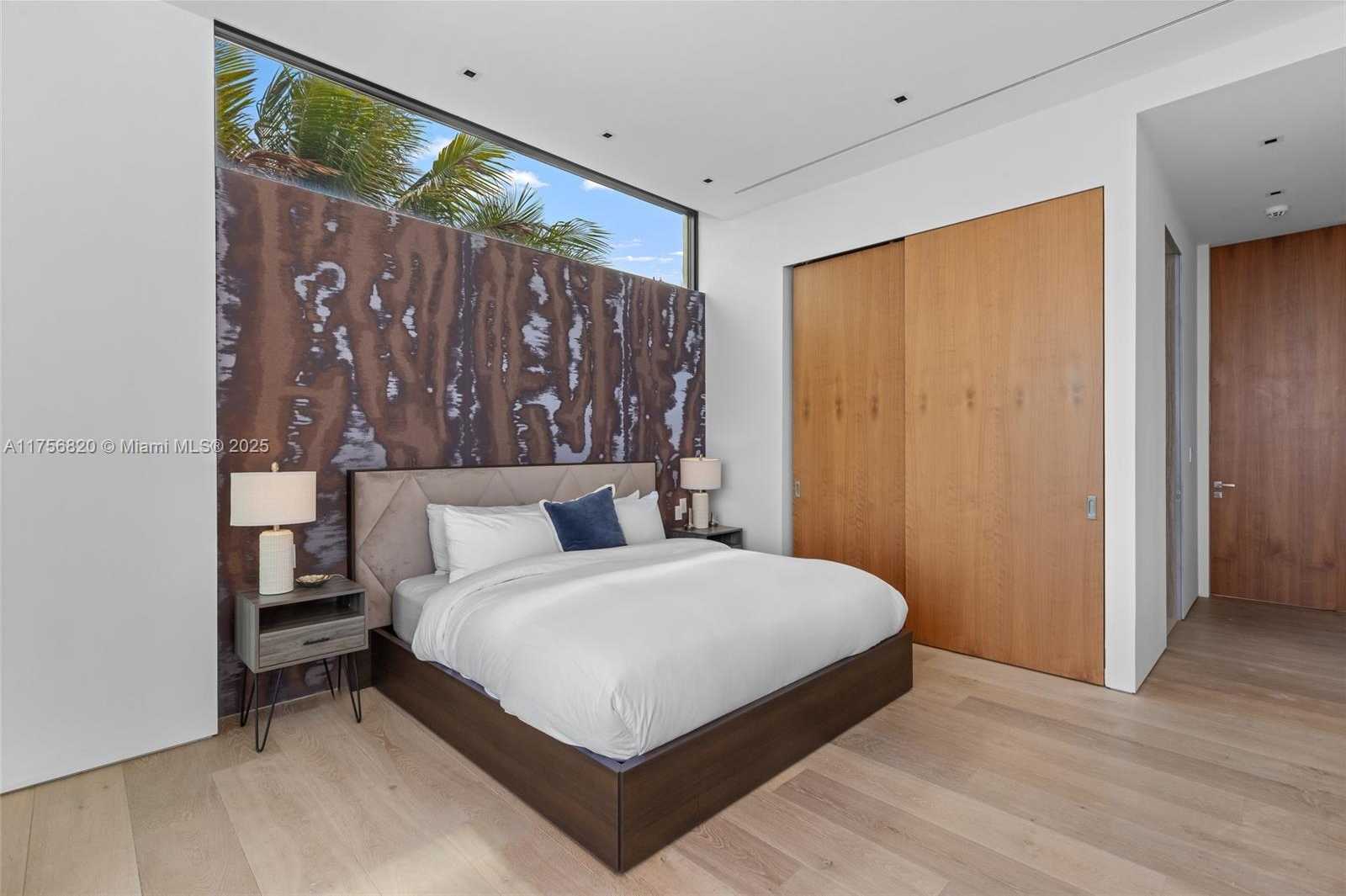 Small Image of 825 EAST DILIDO DR, Miami Beach Number 38