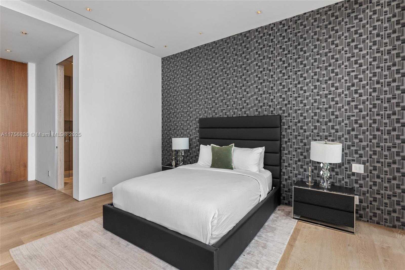 Small Image of 825 EAST DILIDO DR, Miami Beach Number 42