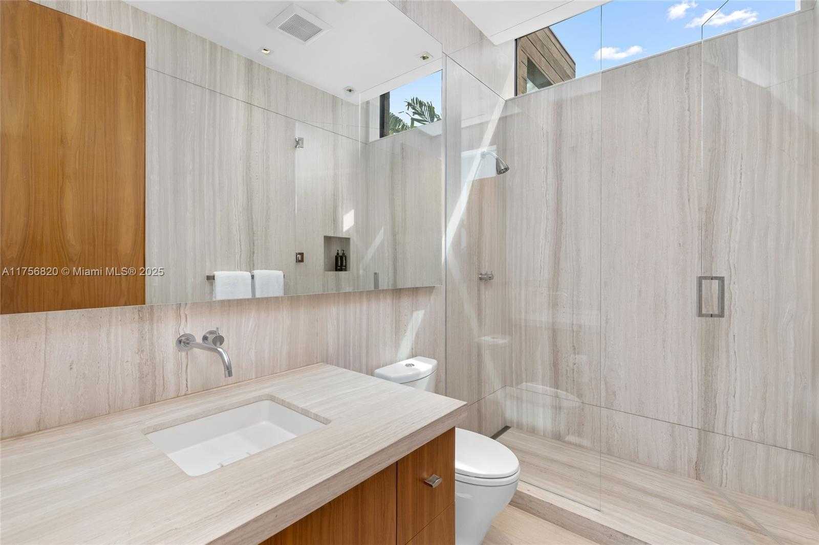 Small Image of 825 EAST DILIDO DR, Miami Beach Number 44