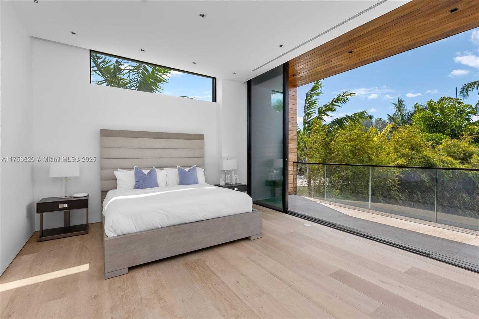 Small Image of 825 EAST DILIDO DR, Miami Beach Number 45