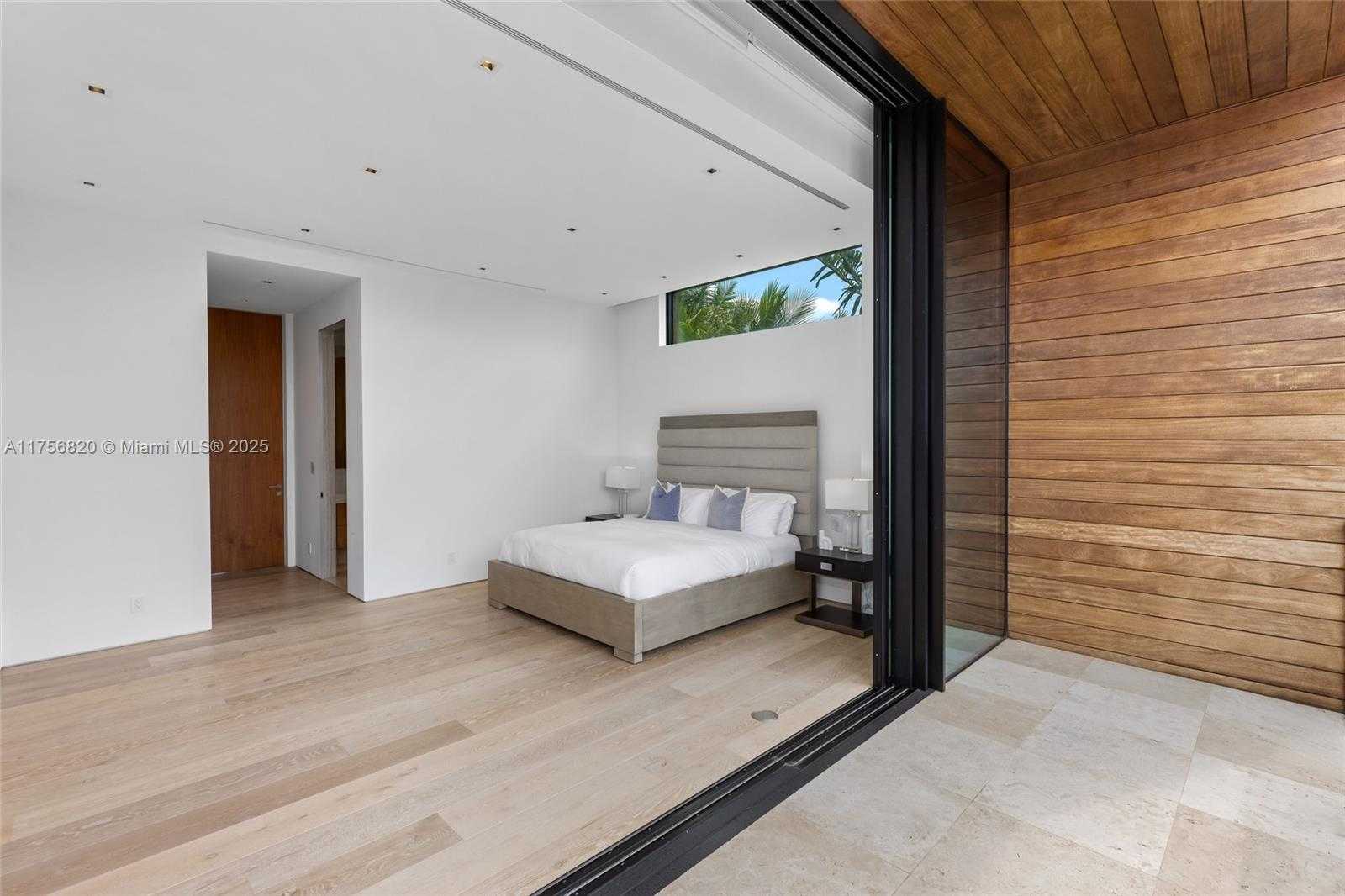 Small Image of 825 EAST DILIDO DR, Miami Beach Number 47