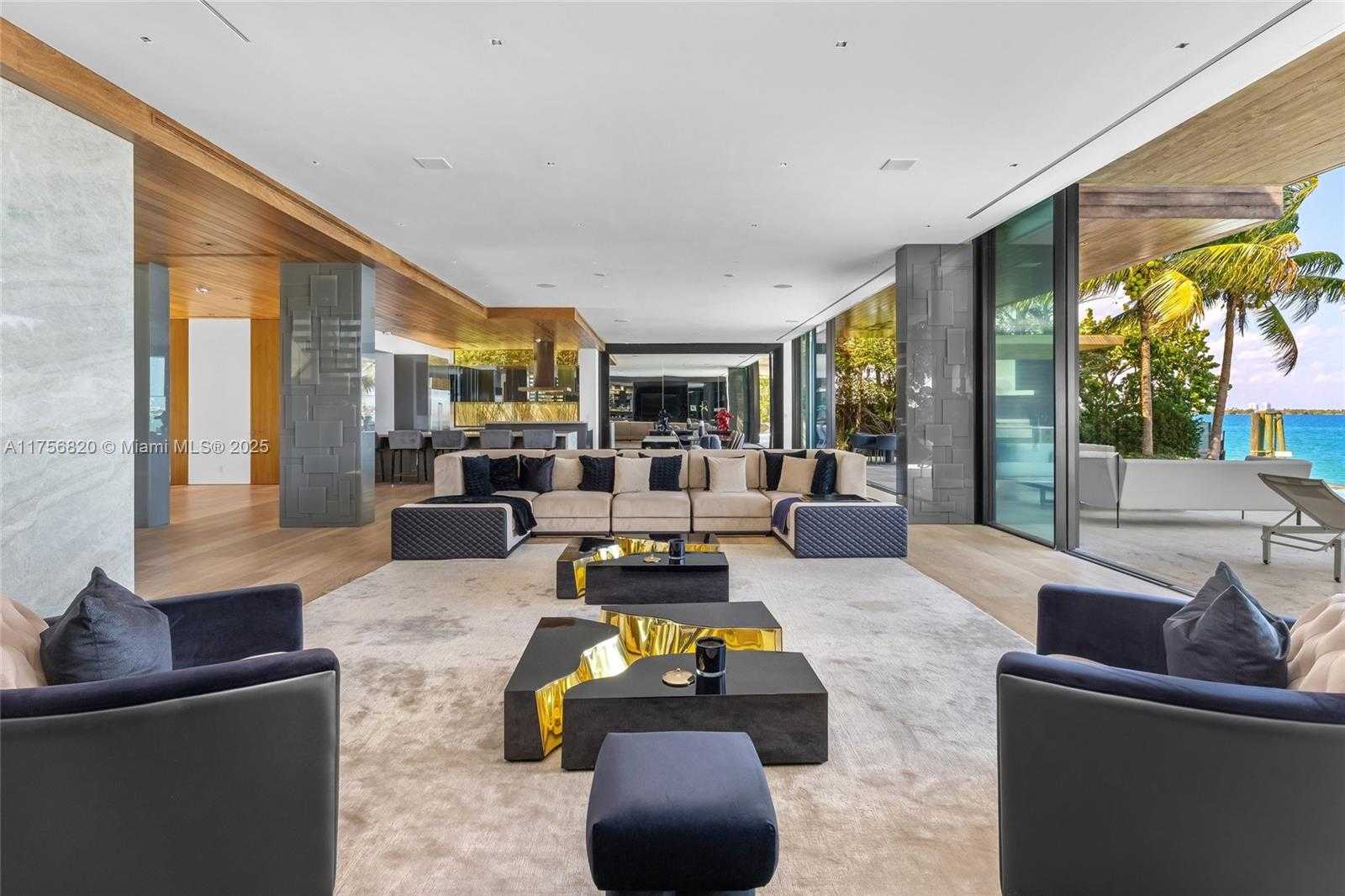 Small Image of 825 EAST DILIDO DR, Miami Beach Number 5