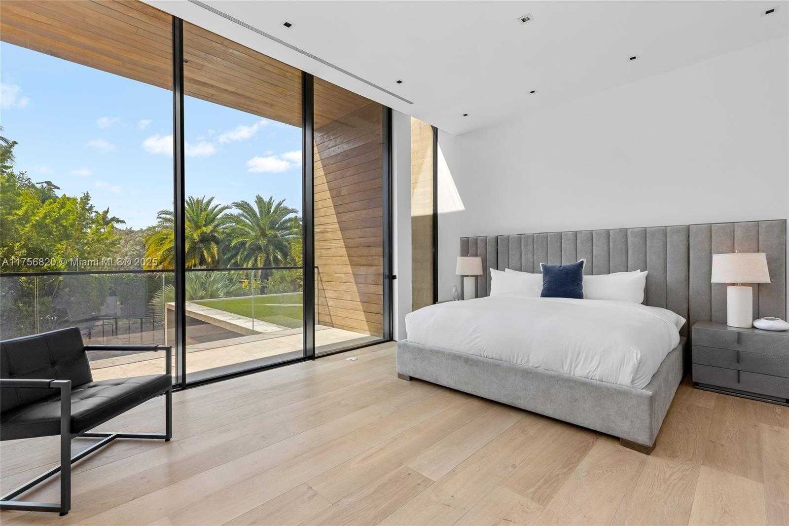 Small Image of 825 EAST DILIDO DR, Miami Beach Number 51