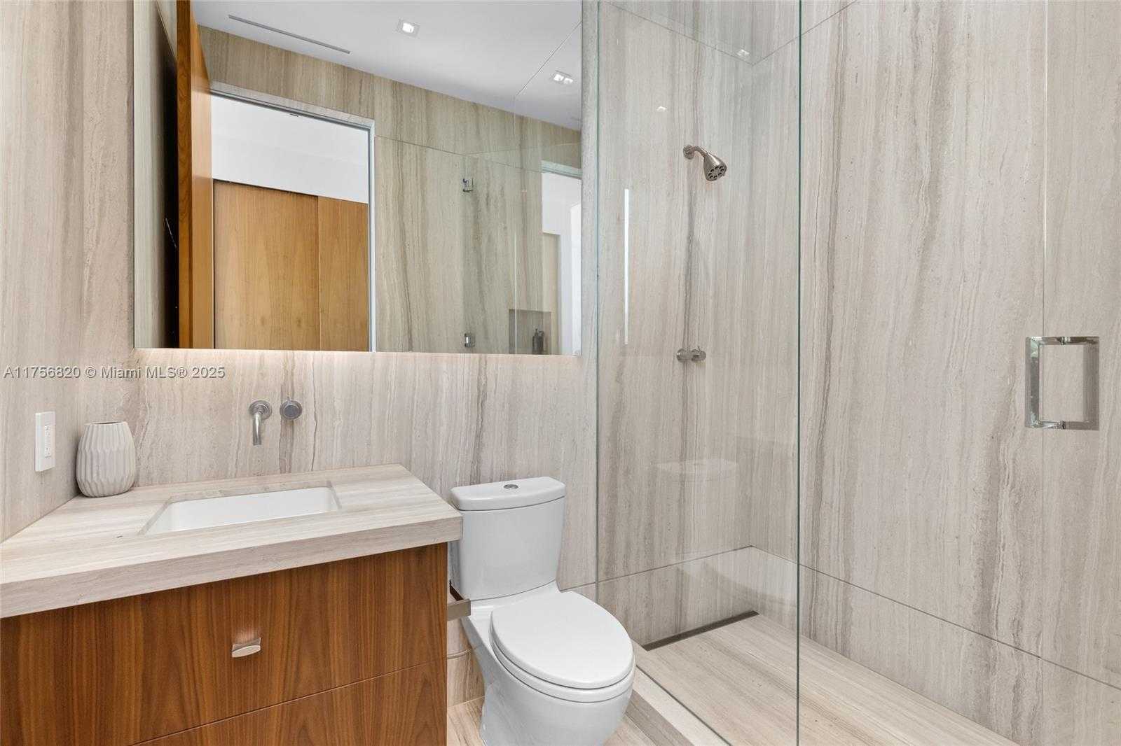 Small Image of 825 EAST DILIDO DR, Miami Beach Number 53