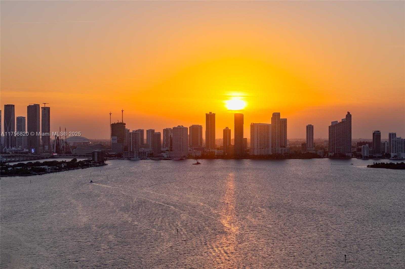 Small Image of 825 EAST DILIDO DR, Miami Beach Number 62