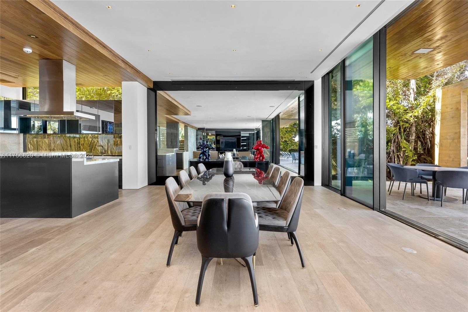 Small Image of 825 EAST DILIDO DR, Miami Beach Number 7