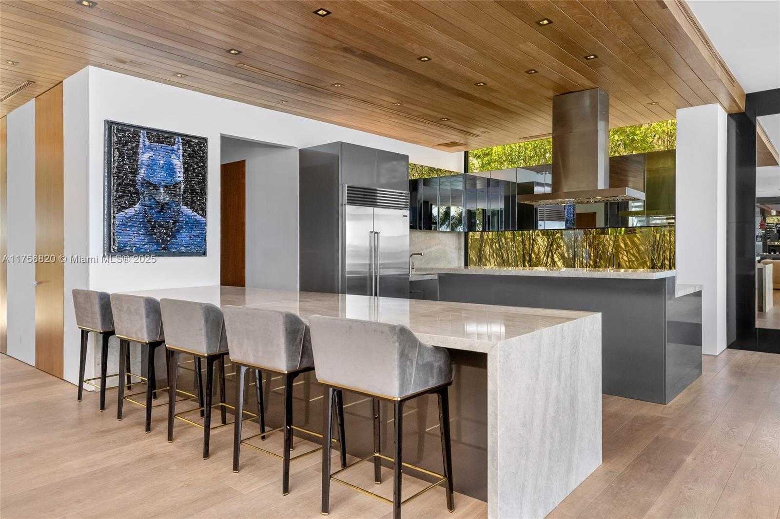 Small Image of 825 EAST DILIDO DR, Miami Beach Number 8