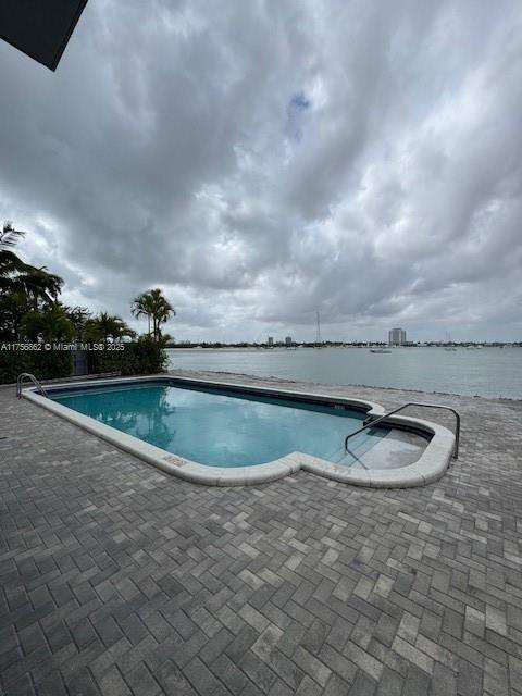 Small Image of 7928 WEST DR #304, North Bay Village Number 20