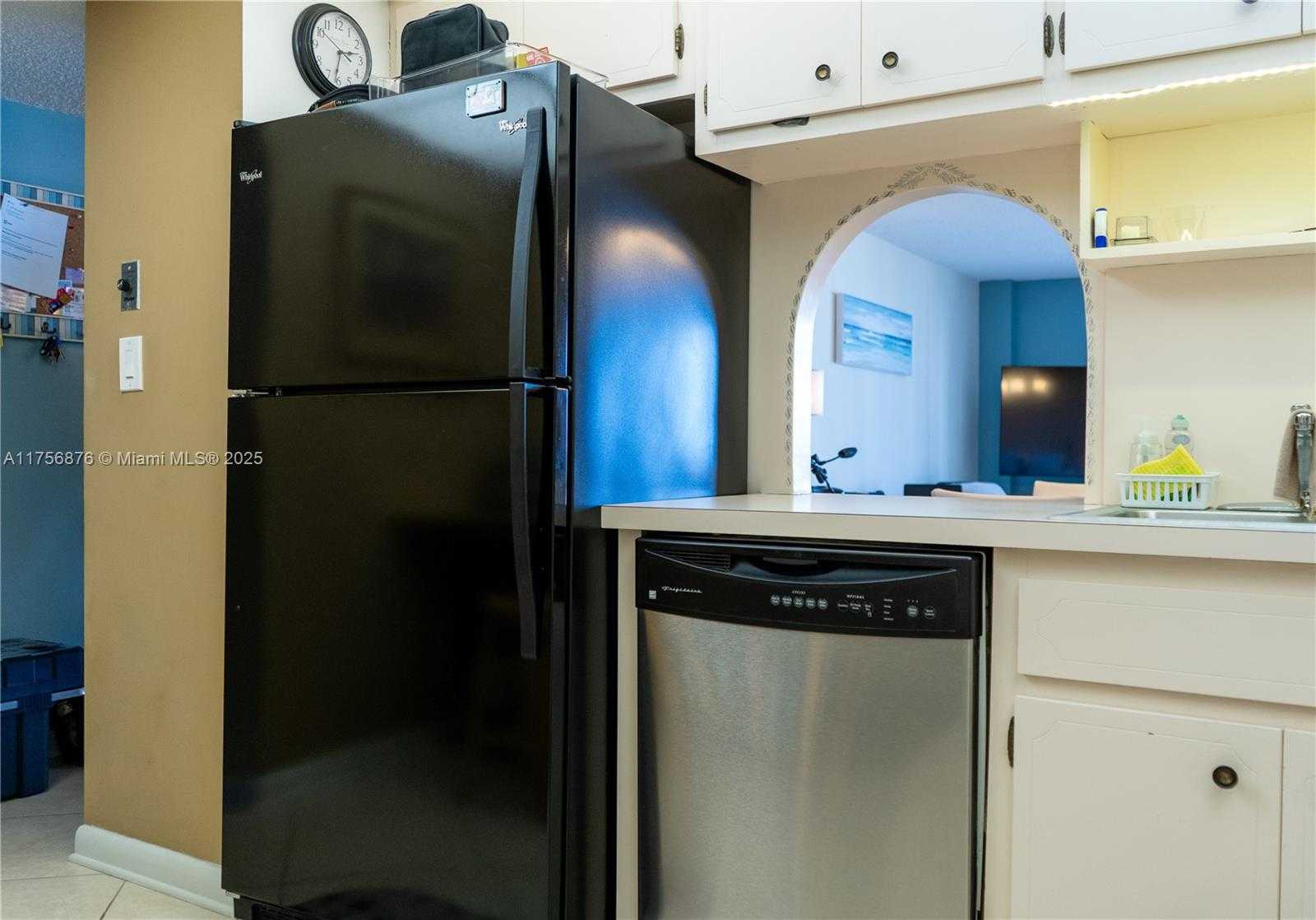 Small Image of 1600 SOUTH OCEAN DR #8I, Hollywood Number 19