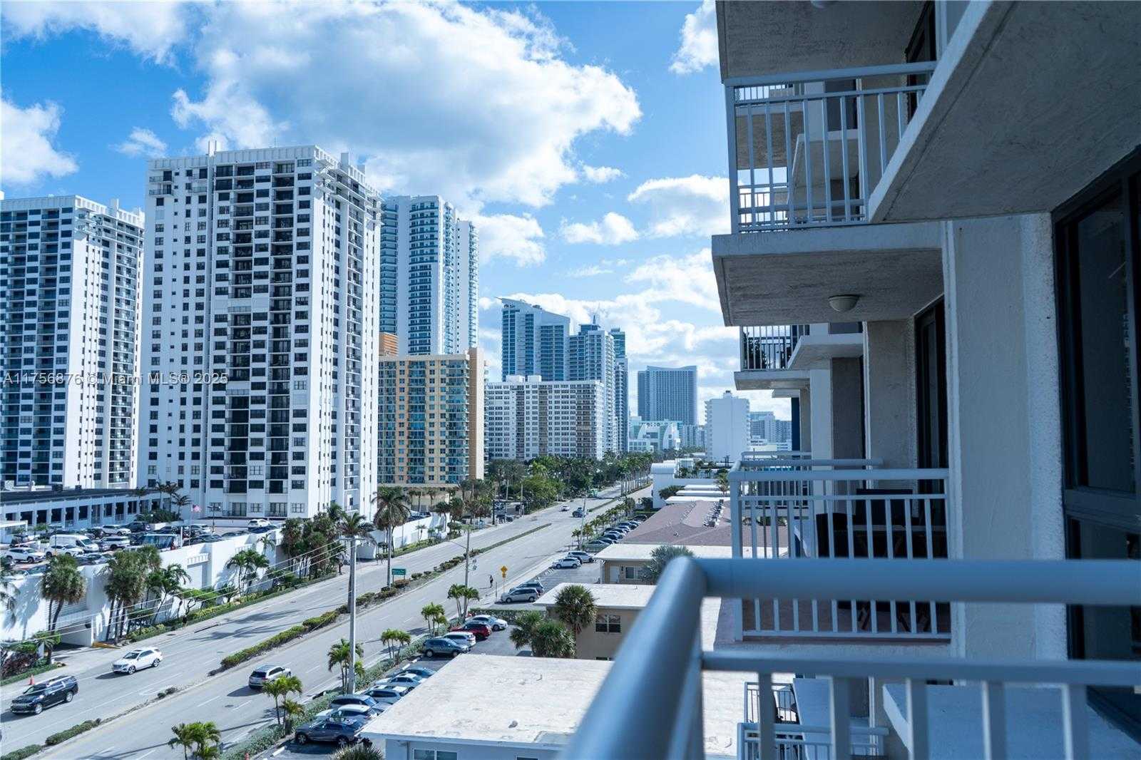 Small Image of 1600 SOUTH OCEAN DR #8I, Hollywood Number 2