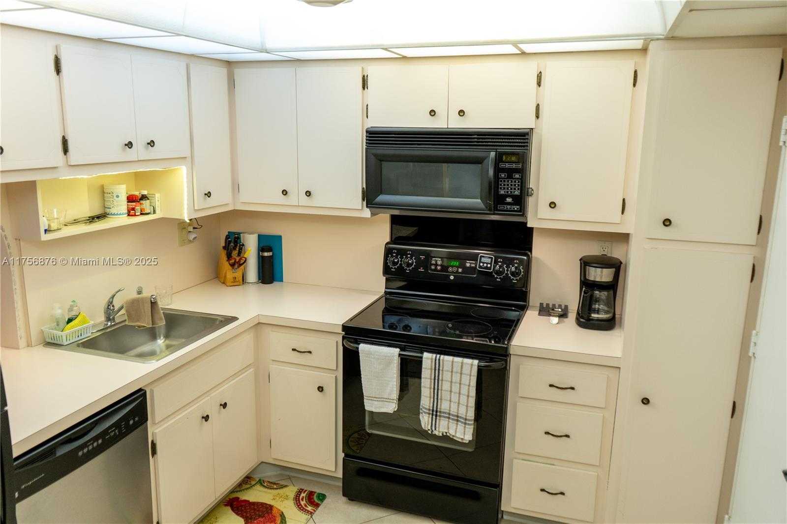 Small Image of 1600 SOUTH OCEAN DR #8I, Hollywood Number 20