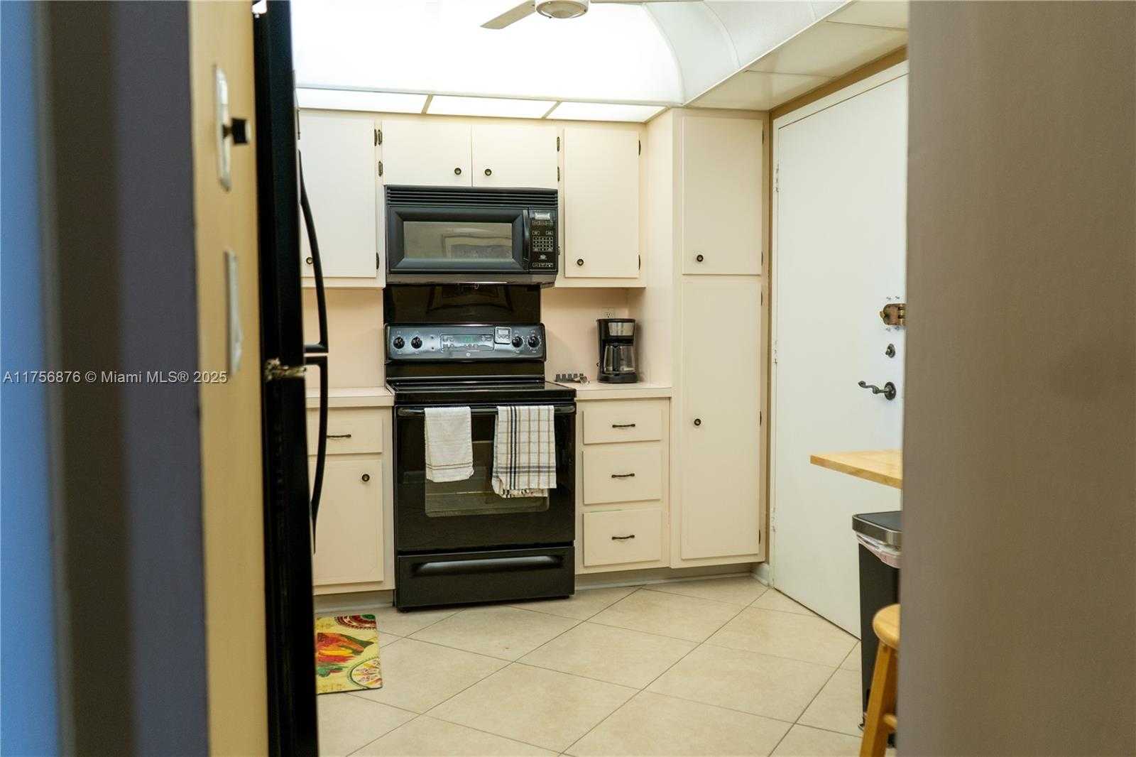Small Image of 1600 SOUTH OCEAN DR #8I, Hollywood Number 21