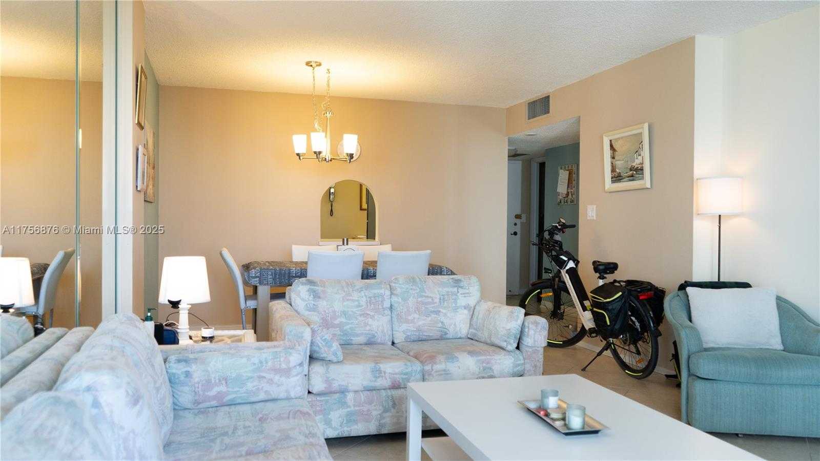 Small Image of 1600 SOUTH OCEAN DR #8I, Hollywood Number 27