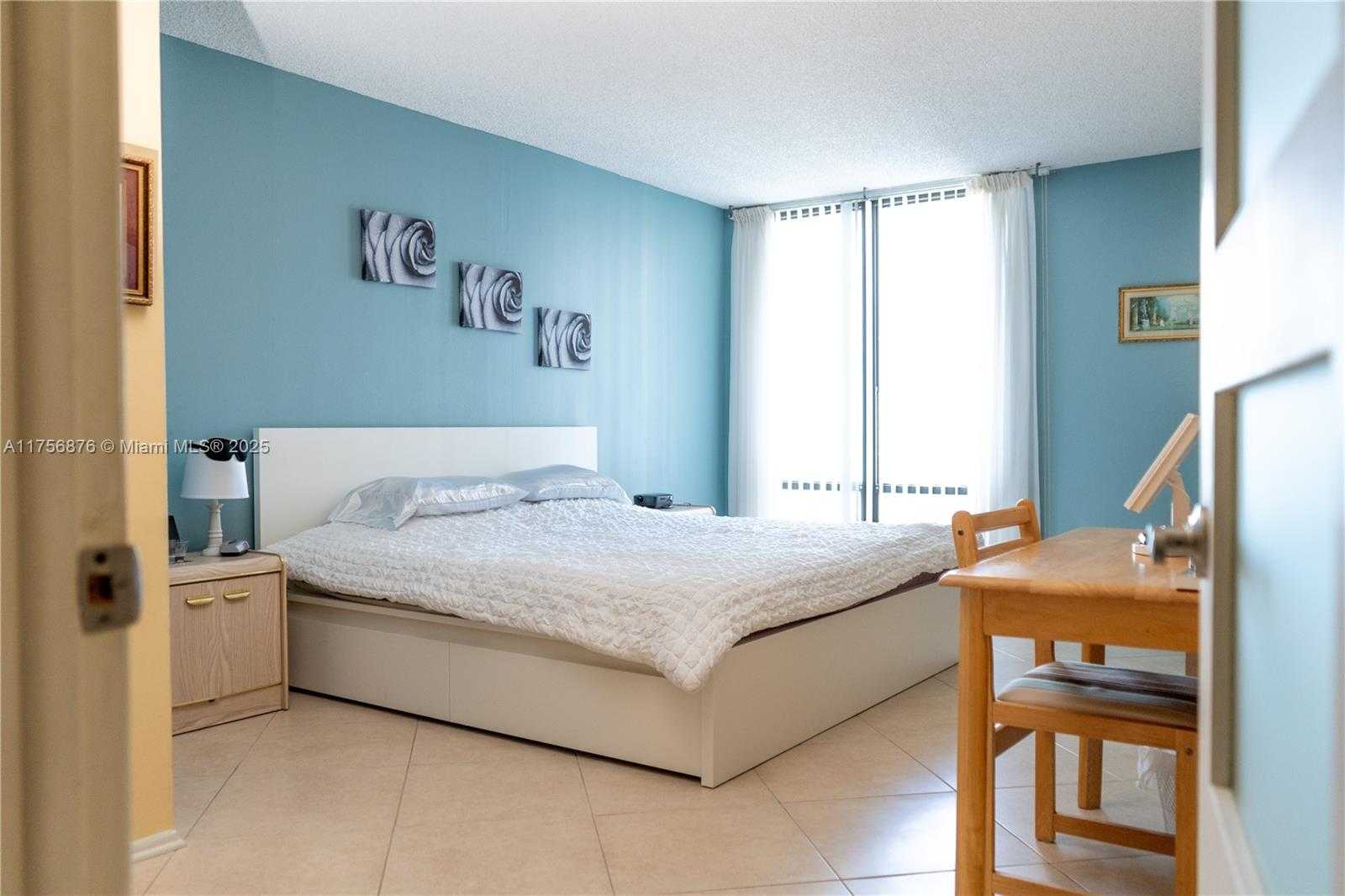Small Image of 1600 SOUTH OCEAN DR #8I, Hollywood Number 5