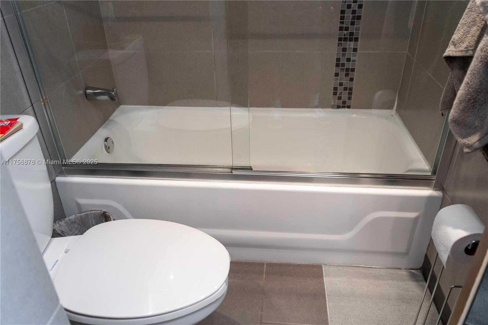 Small Image of 1600 SOUTH OCEAN DR #8I, Hollywood Number 7