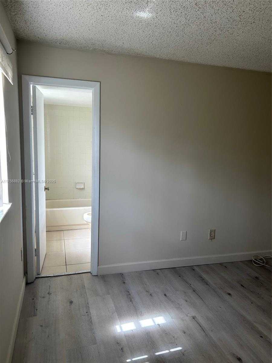 Small Image of 18236 MEDITERRANEAN BLVD #1207, Hialeah Number 8