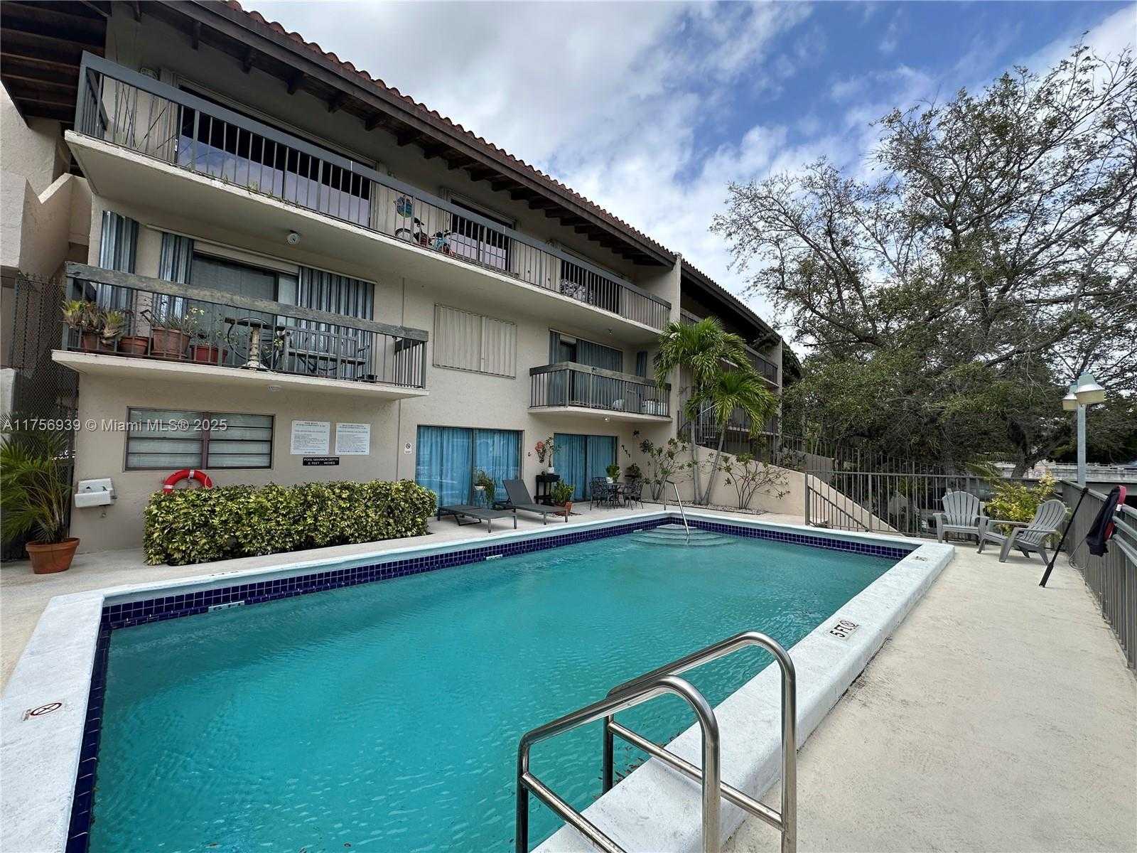 Small Image of 5201 ORDUNA DR #16, Coral Gables Number 16