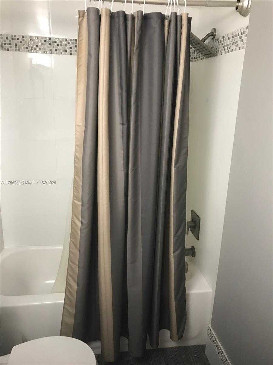 Small Image of 5201 ORDUNA DR #16, Coral Gables Number 21