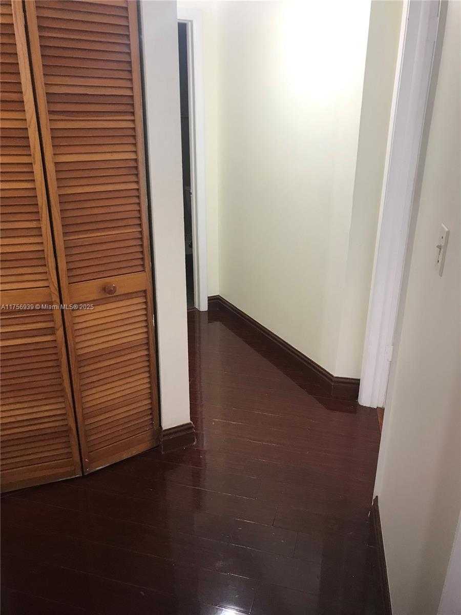 Small Image of 5201 ORDUNA DR #16, Coral Gables Number 25