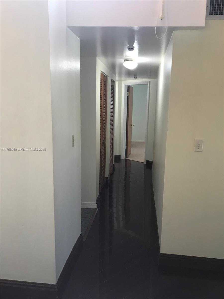 Small Image of 5201 ORDUNA DR #16, Coral Gables Number 26