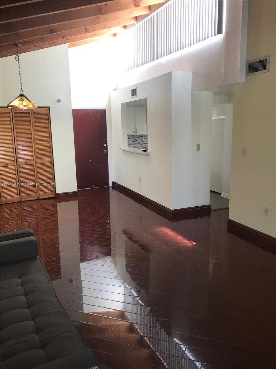 Small Image of 5201 ORDUNA DR #16, Coral Gables Number 27