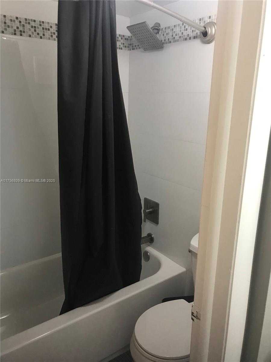 Small Image of 5201 ORDUNA DR #16, Coral Gables Number 28