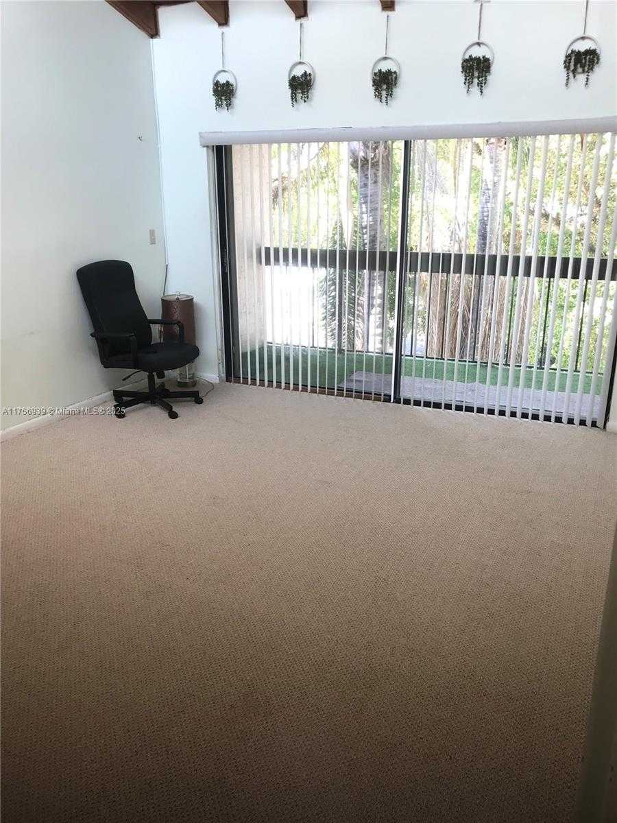 Small Image of 5201 ORDUNA DR #16, Coral Gables Number 31