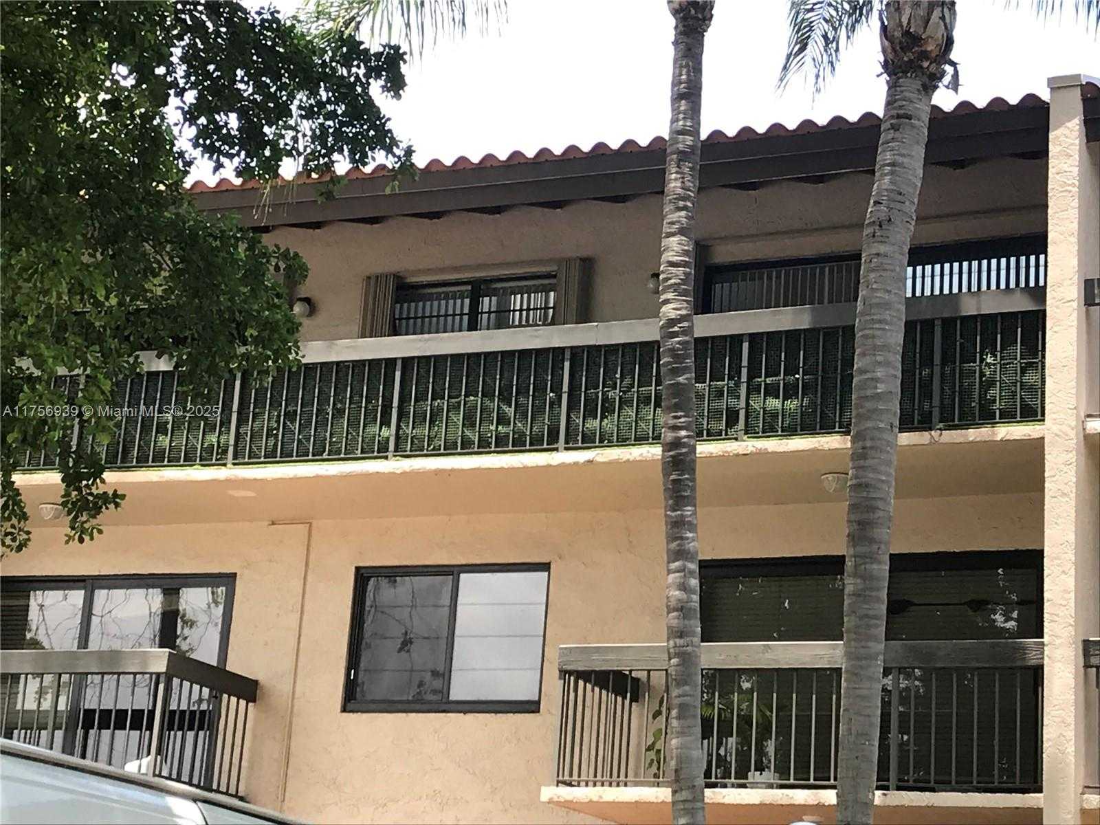Small Image of 5201 ORDUNA DR #16, Coral Gables Number 32