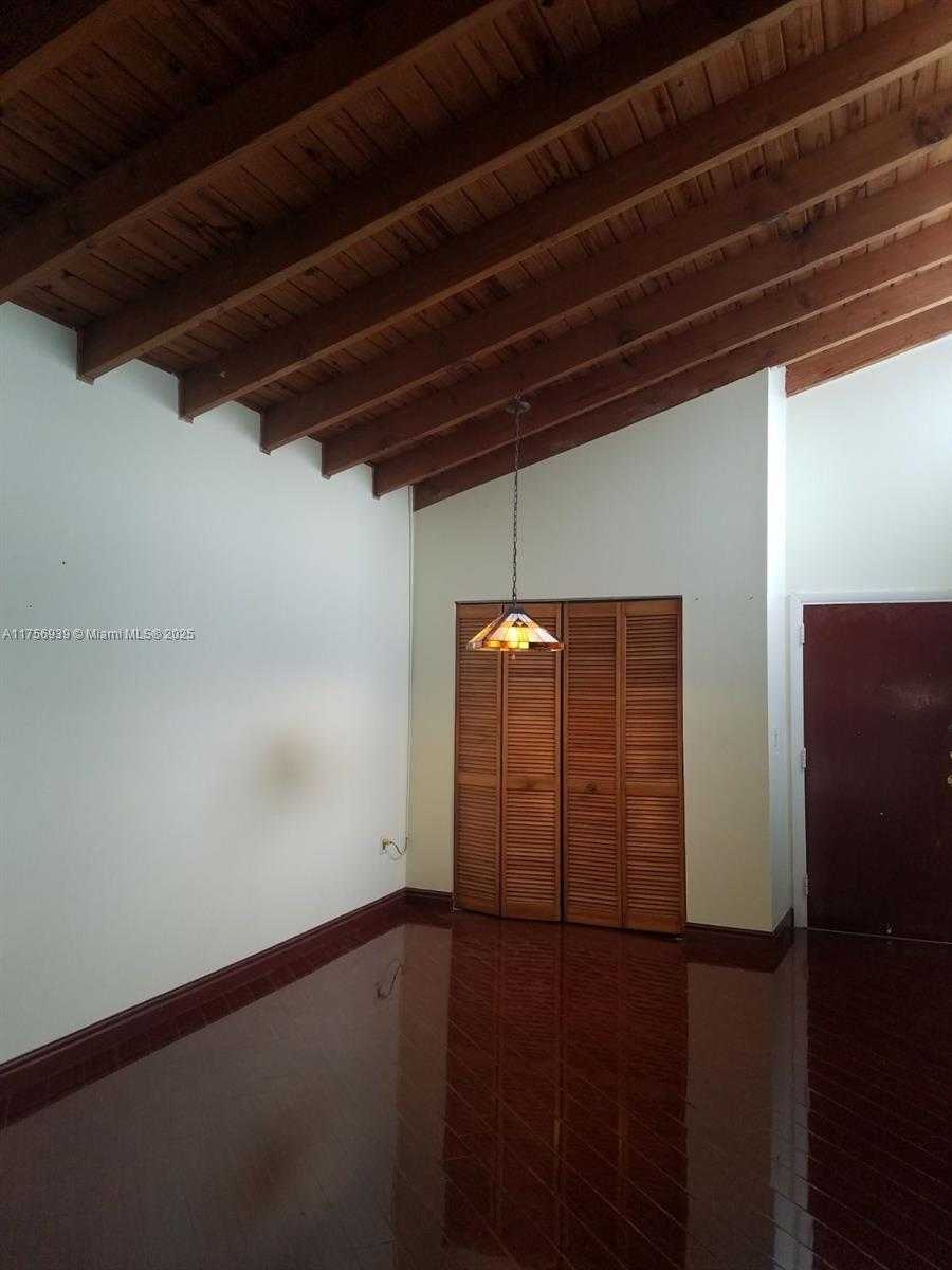 Small Image of 5201 ORDUNA DR #16, Coral Gables Number 6